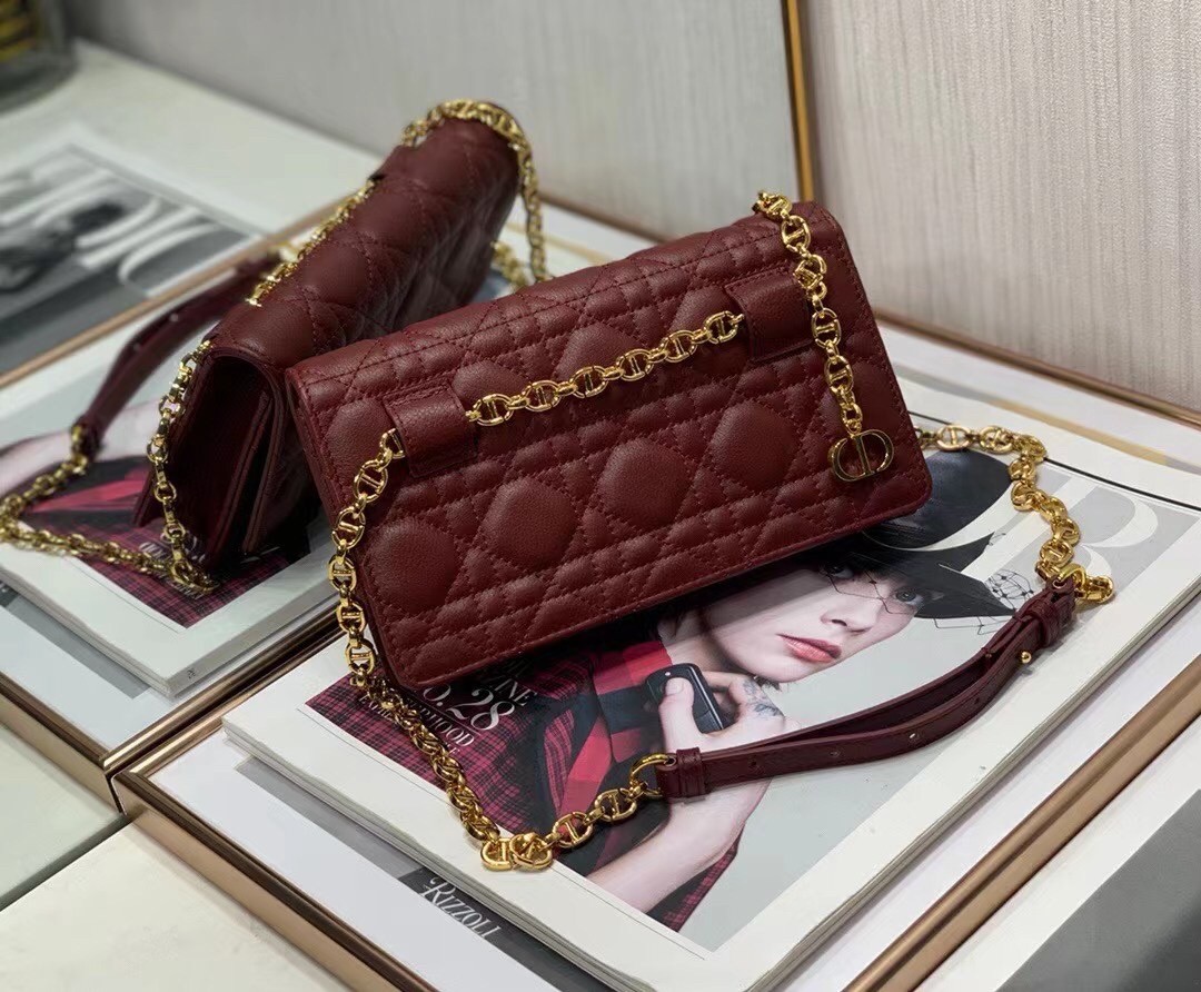 D*or caro belt pouch with chain in bordeaux calfskin