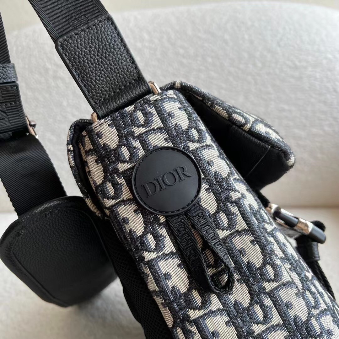 D*or explorer messenger bag in black D*or oblique jacquard
