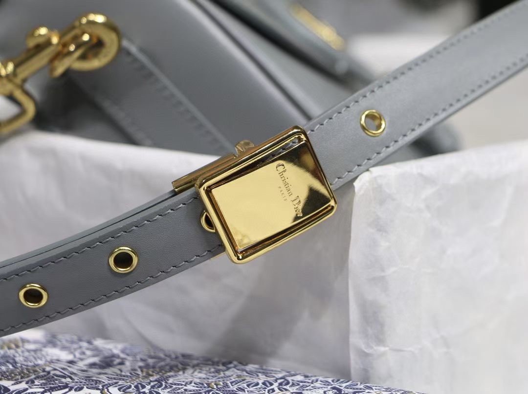 D*or medium bobby bag in grey calfskin