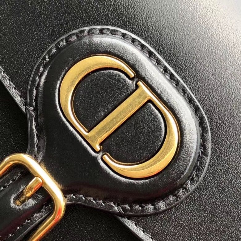 D*or medium bobby bag in black calfskin