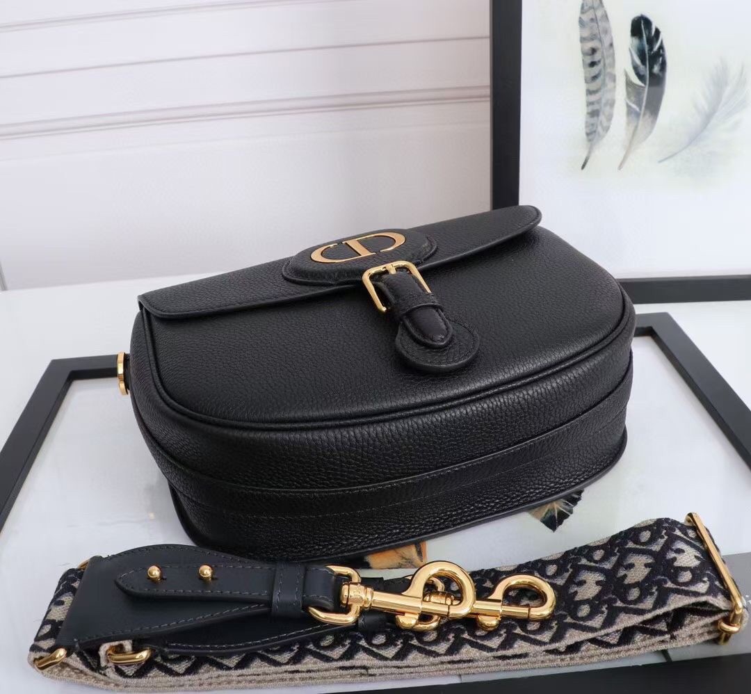 D*or large bobby bag in black grained calfskin