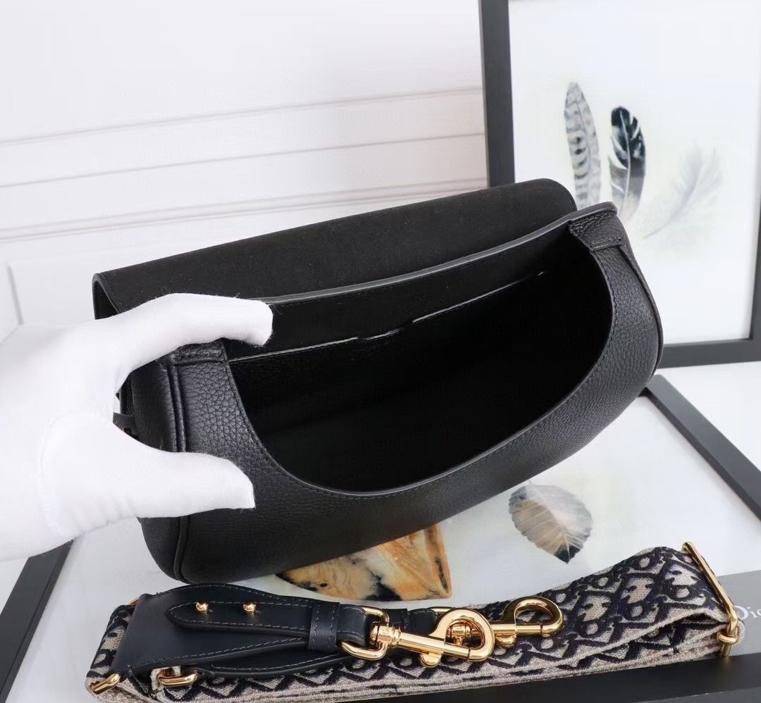 D*or large bobby bag in black grained calfskin