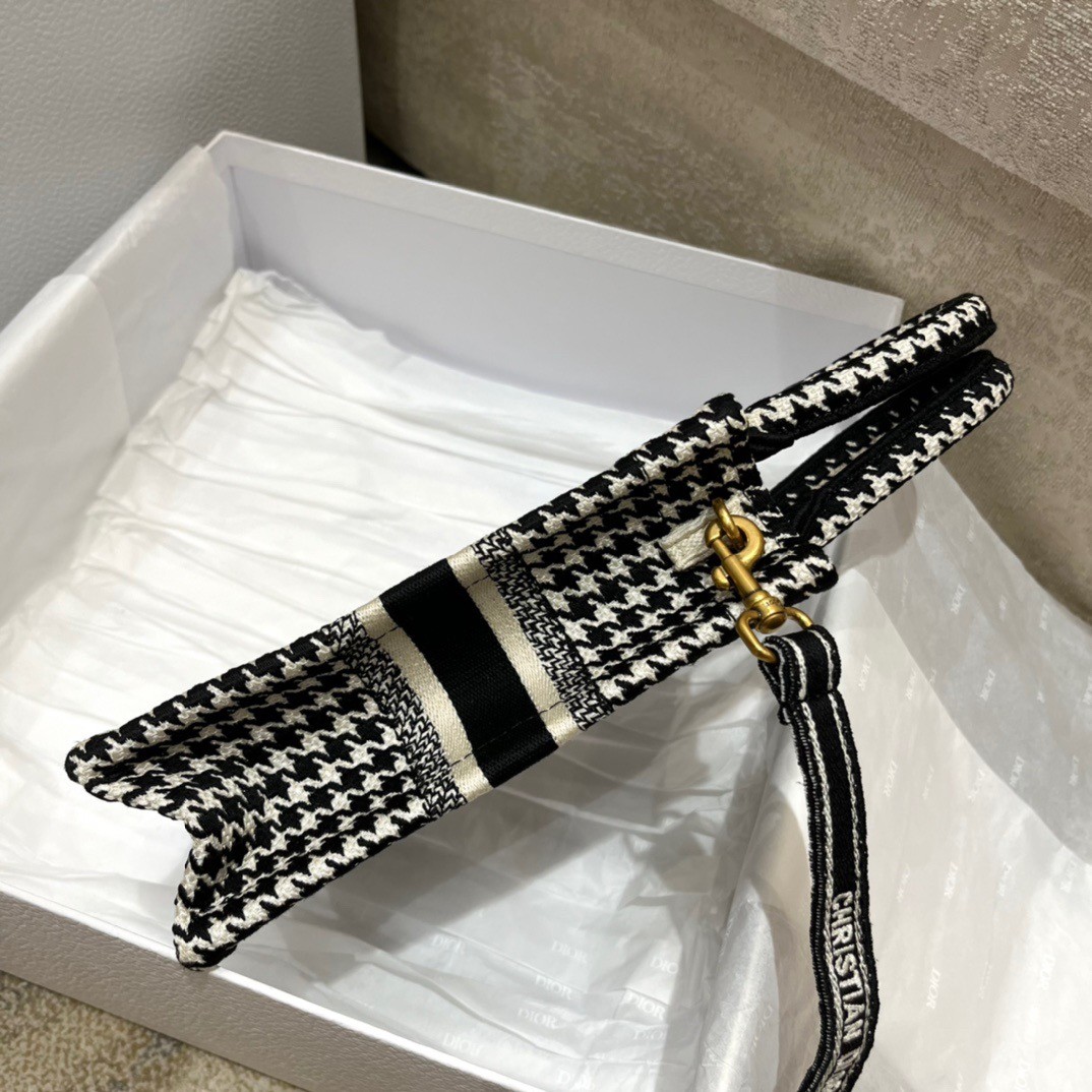 D*or mini book tote phone bag in micro houndstooth embroidery