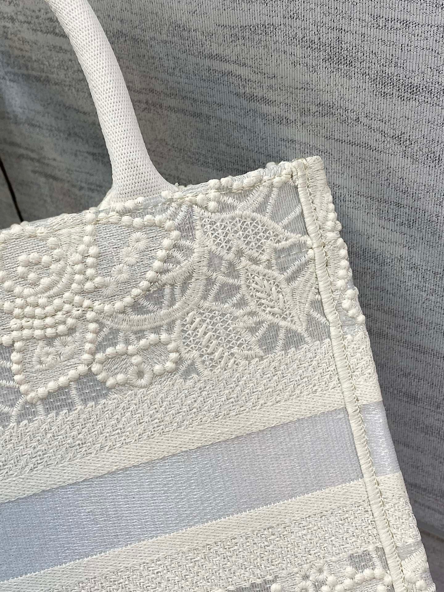 D*or small book tote bag in natural macrame-effect embroidery