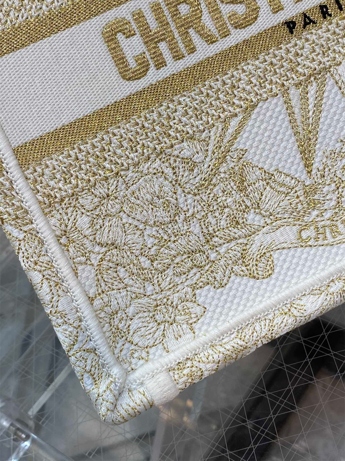 D*or small book tote bag in gold rêve d