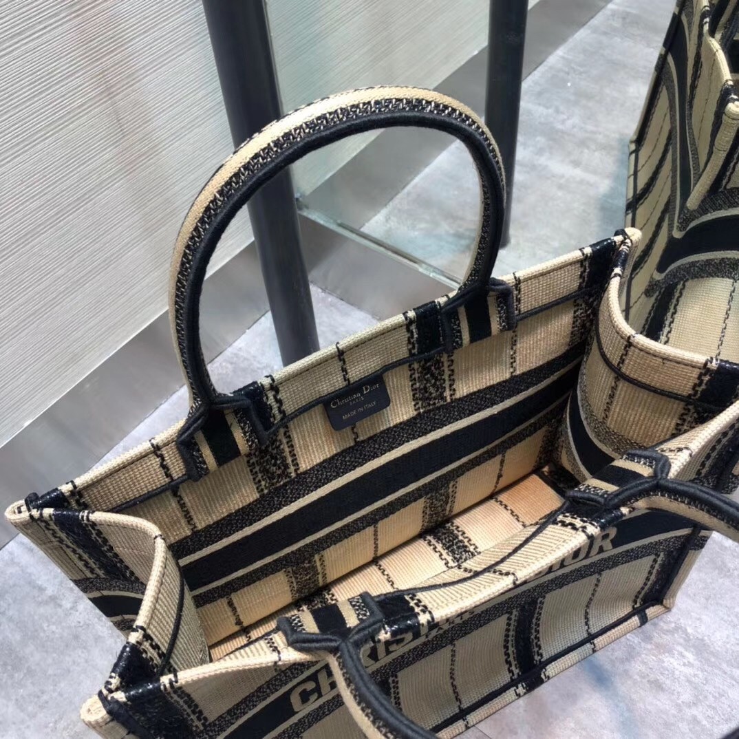 D*or small book tote in black and beige bayadère embroidered