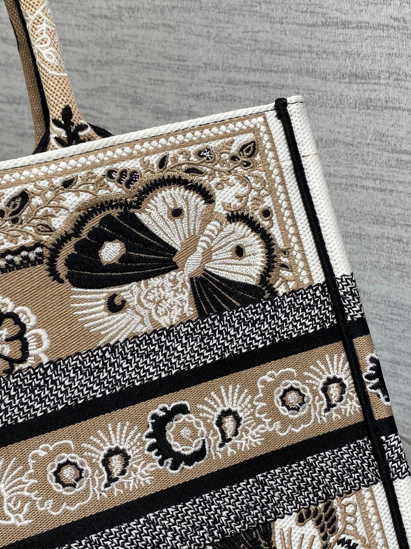 D*or medium book tote bag in beige butterfly bandana embroidery