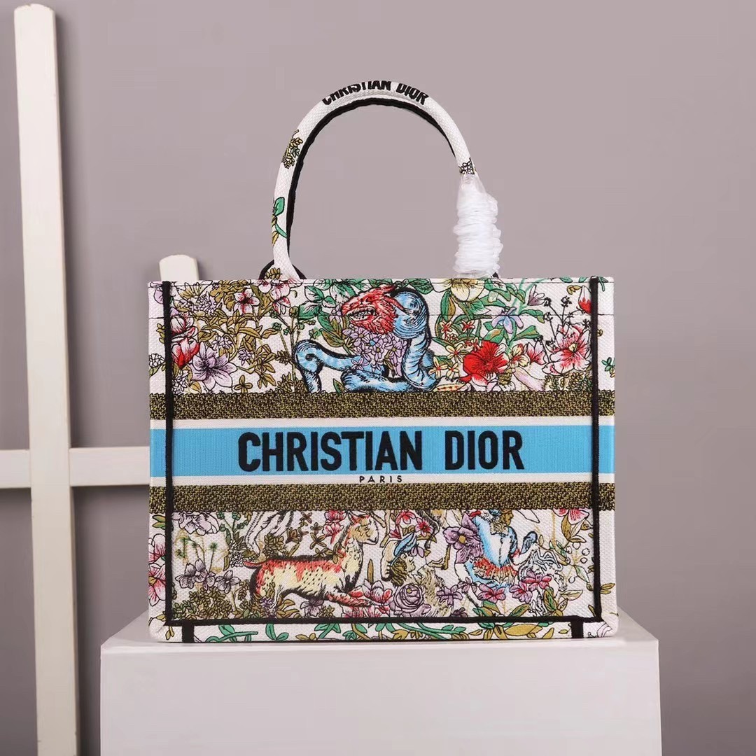 D*or medium book tote in latte d-constellation embroidery