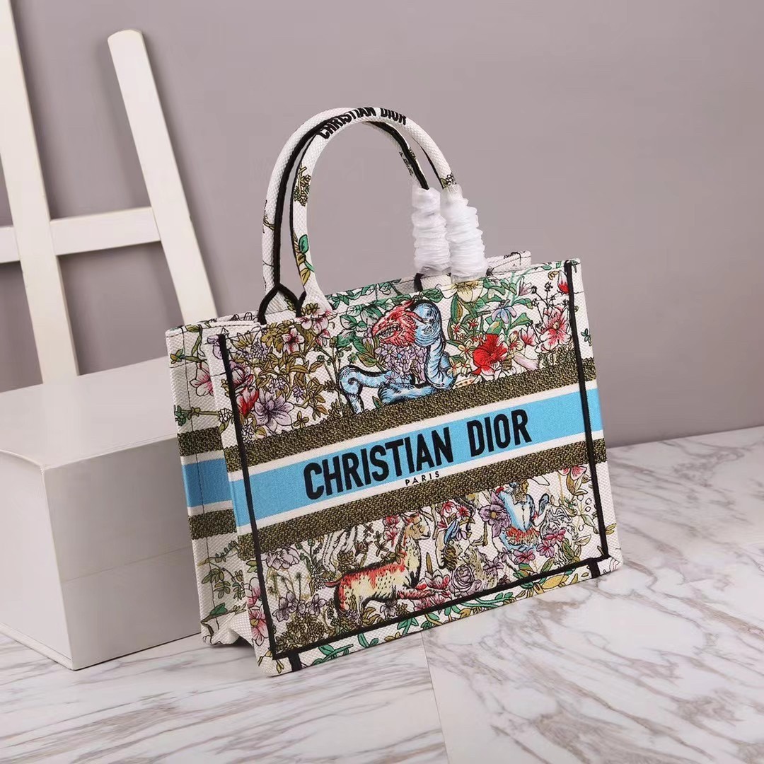 D*or medium book tote in latte d-constellation embroidery