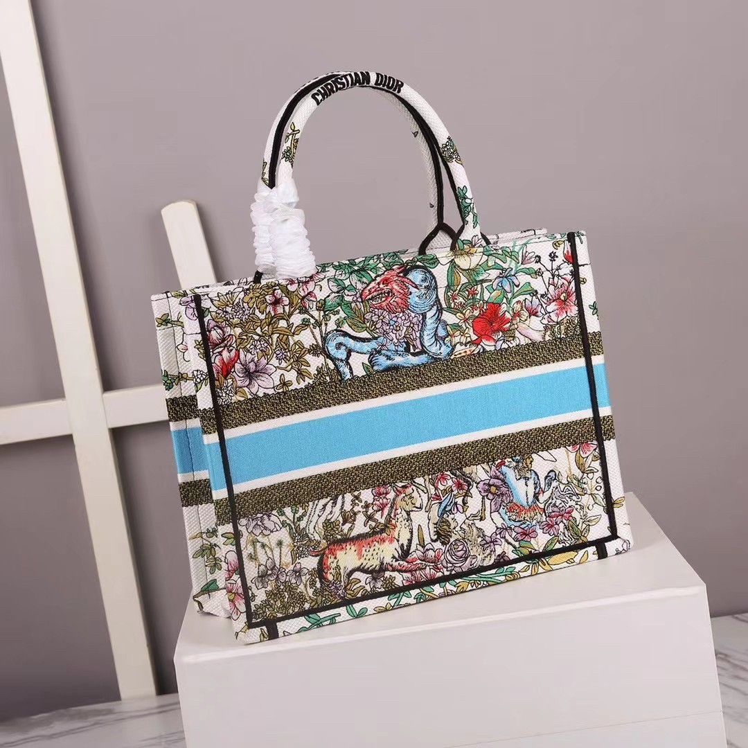 D*or medium book tote in latte d-constellation embroidery