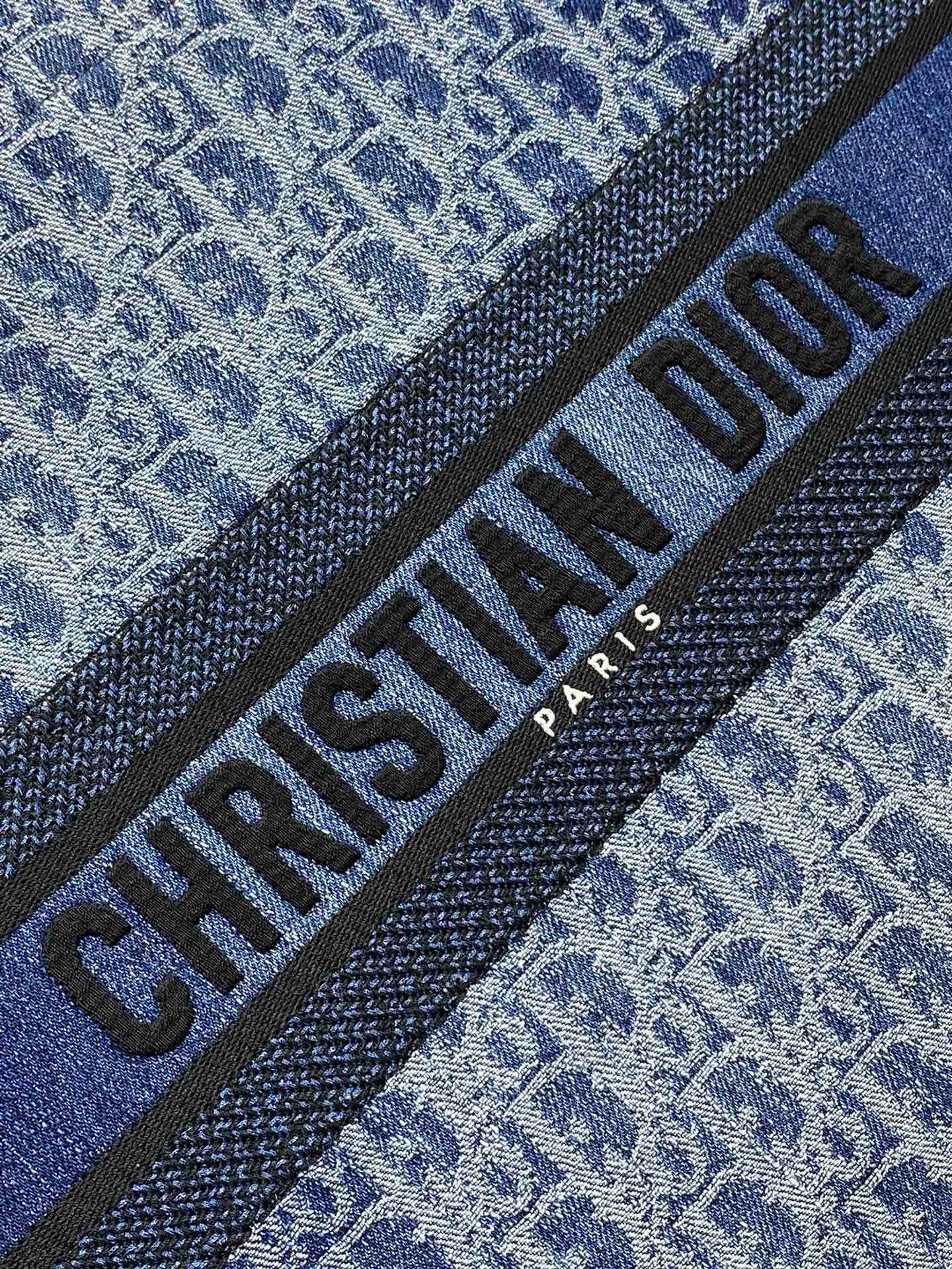 D*or medium book tote bag in blue denim oblique jacquard
