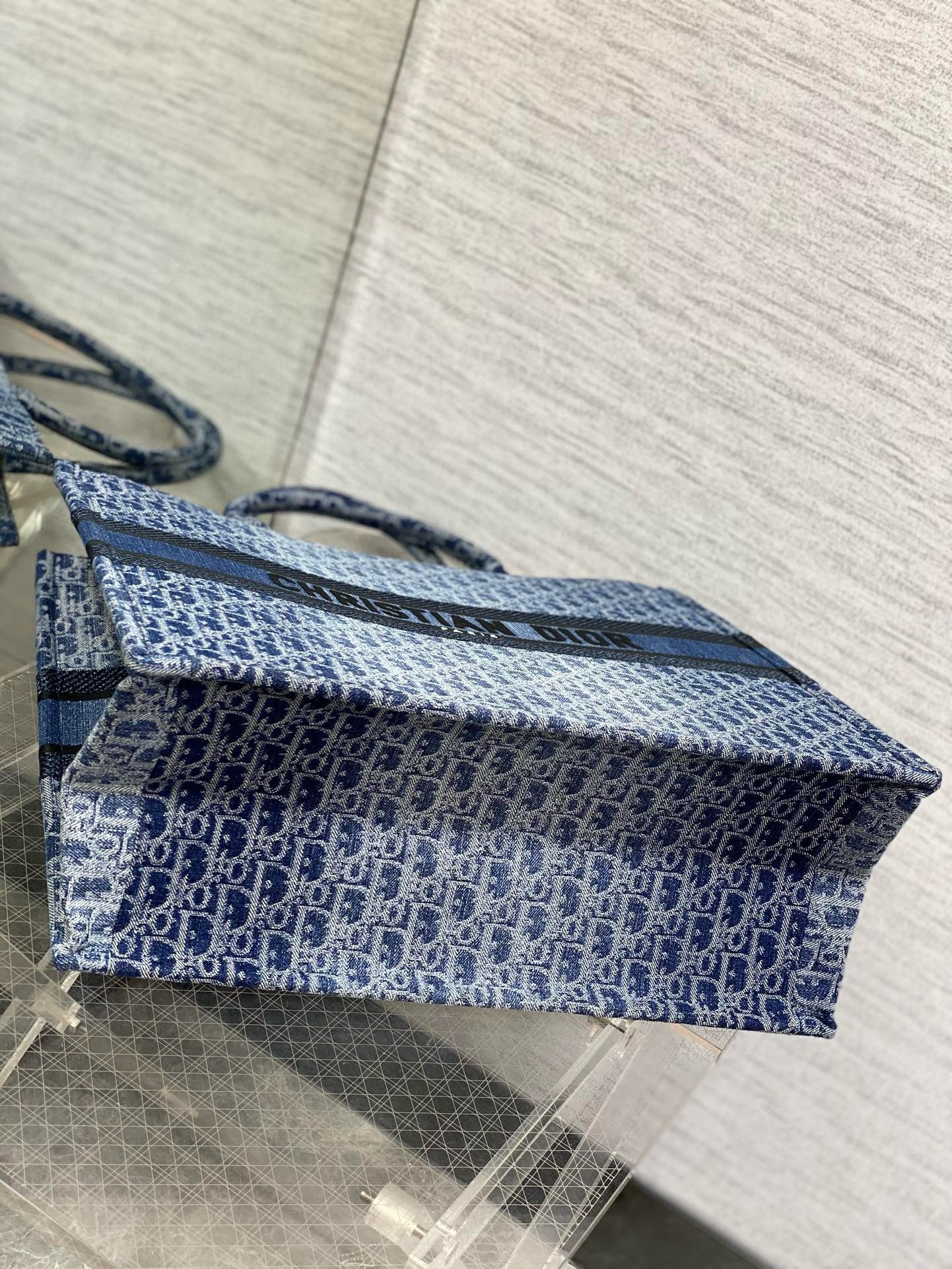 D*or medium book tote bag in blue denim oblique jacquard