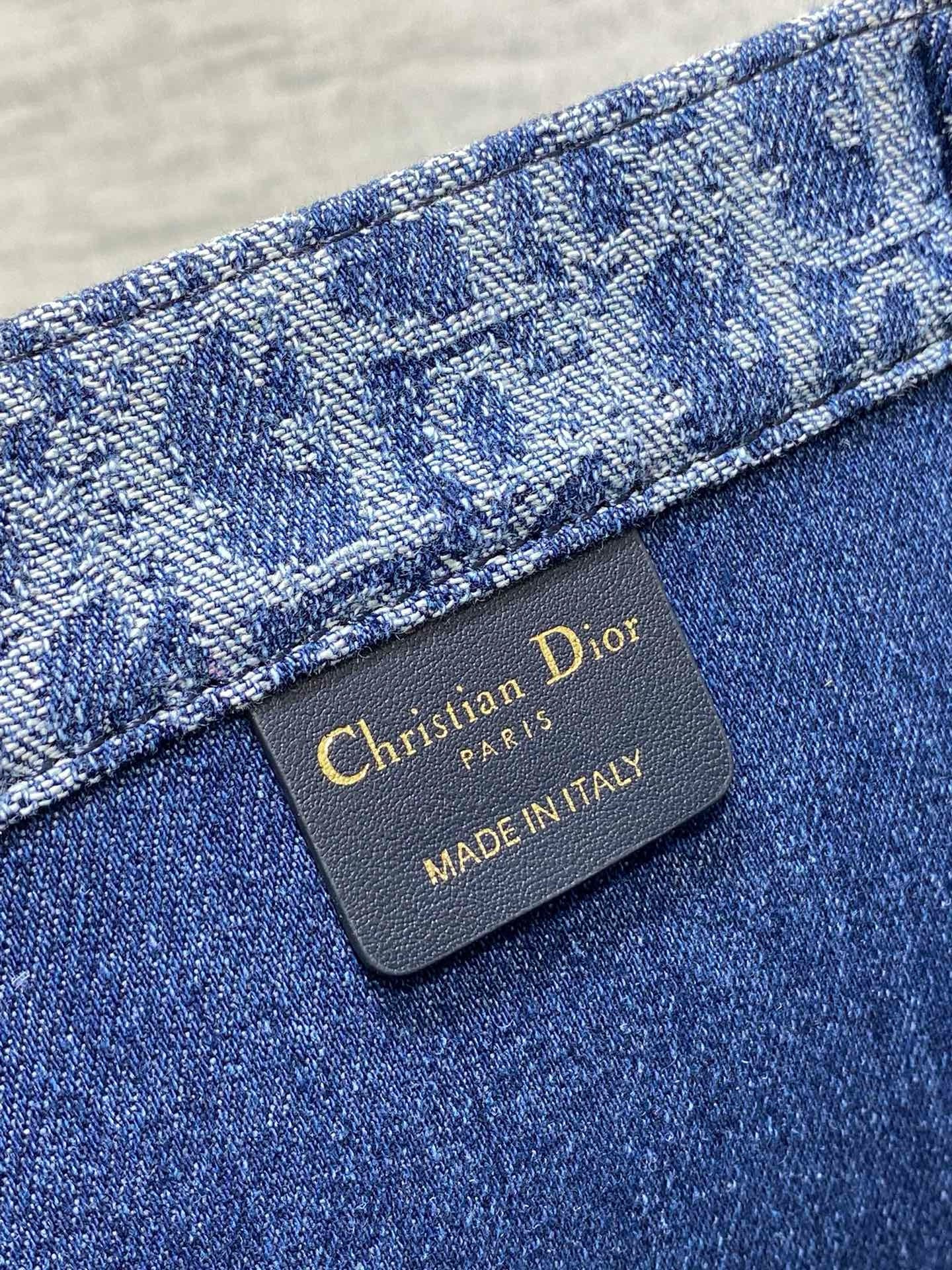 D*or medium book tote bag in blue denim oblique jacquard