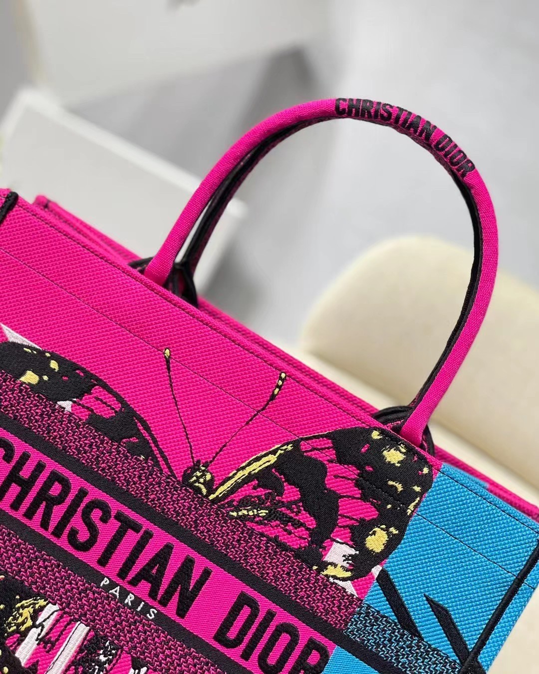 D*or medium book tote bag in pink d-jungle pop embroidery
