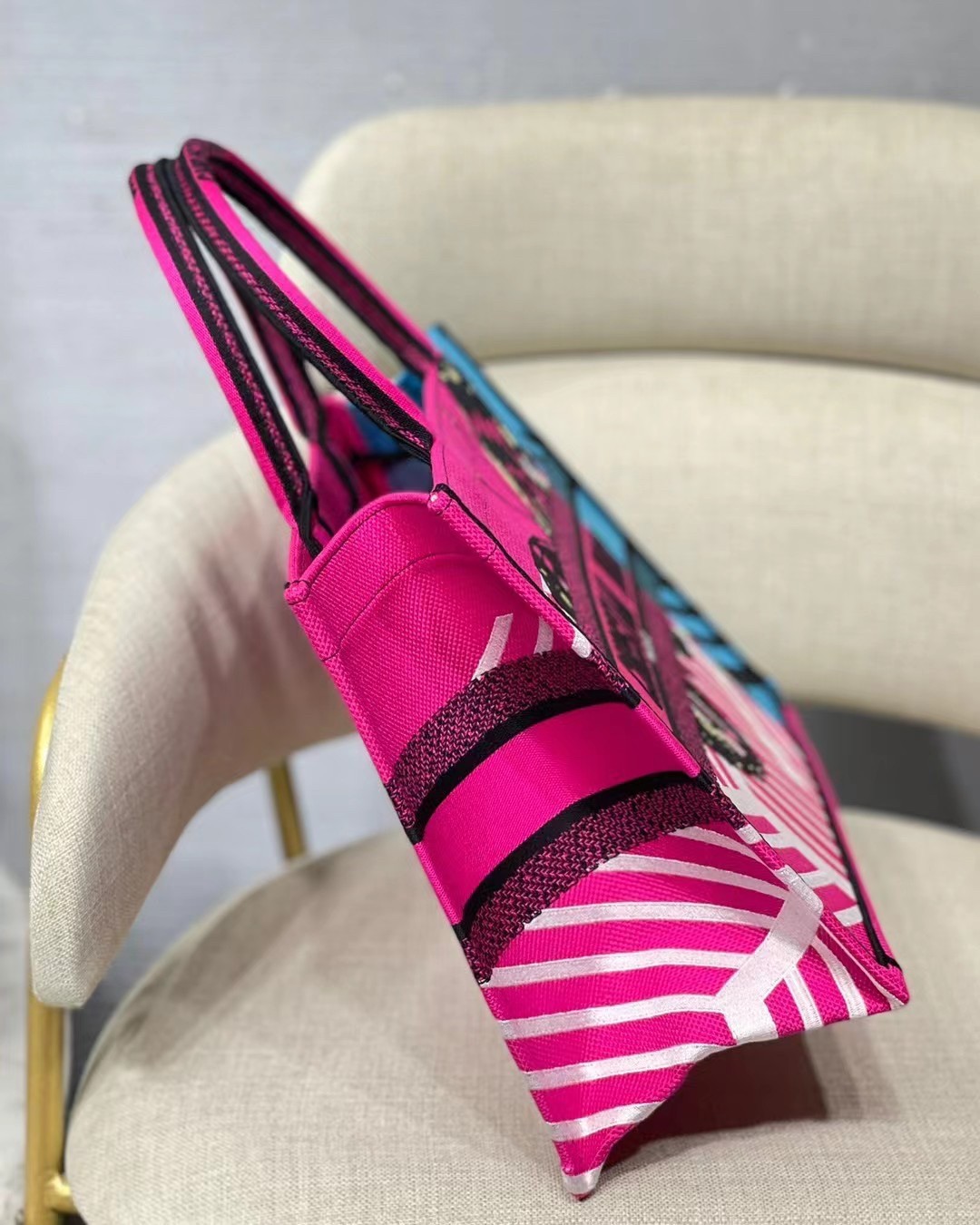 D*or medium book tote bag in pink d-jungle pop embroidery