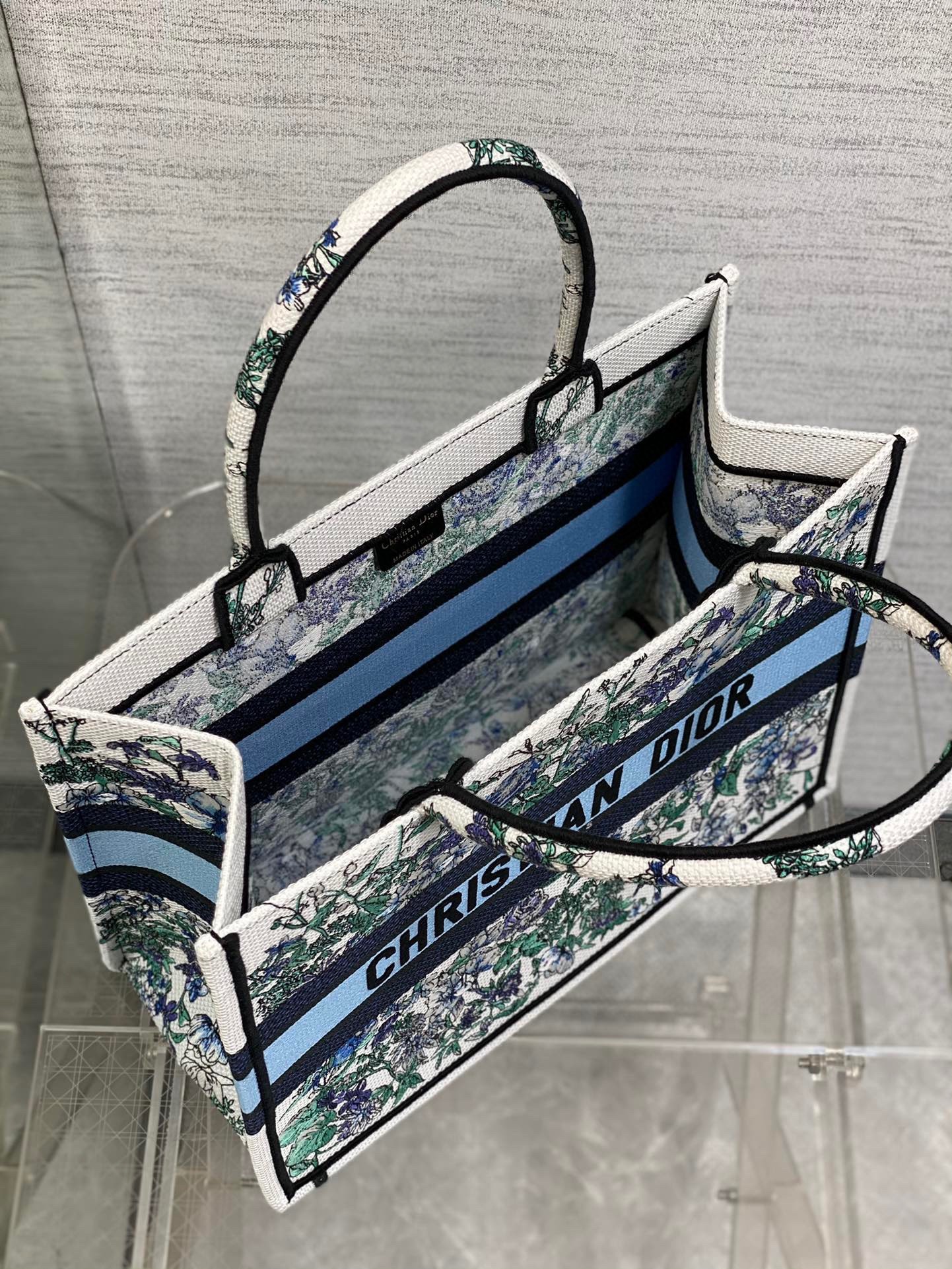D*or medium book tote bag in multicolor flowers constellation embroidery