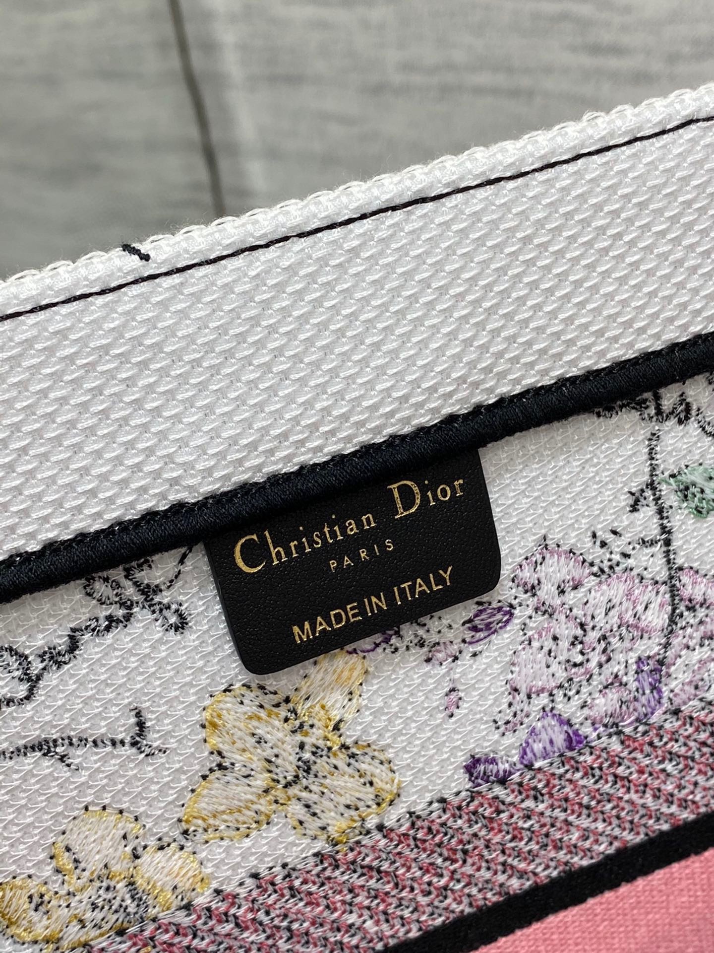 D*or medium book tote bag in white multicolor florilegio embroidery