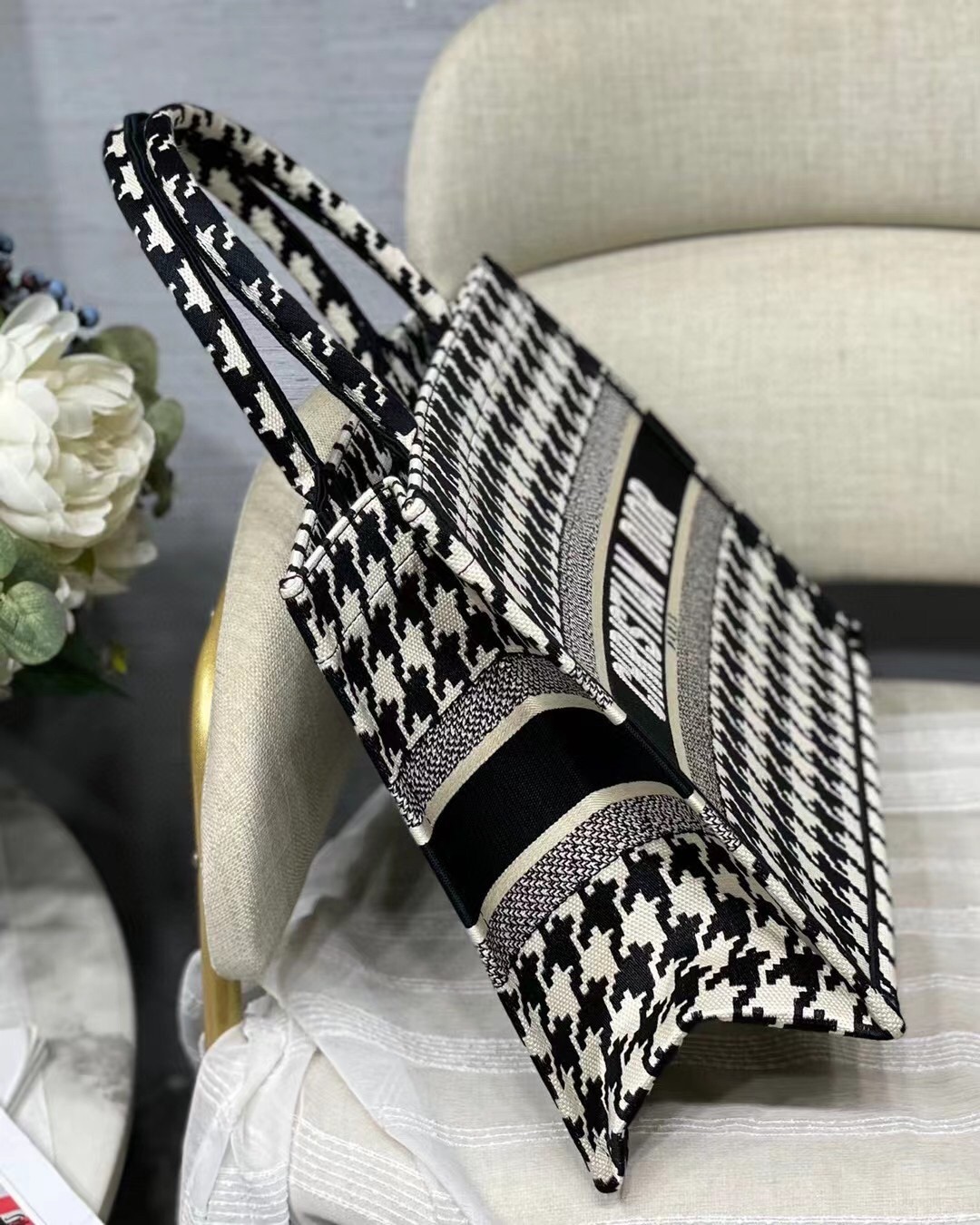 D*or small book tote in black houndstooth embroidery