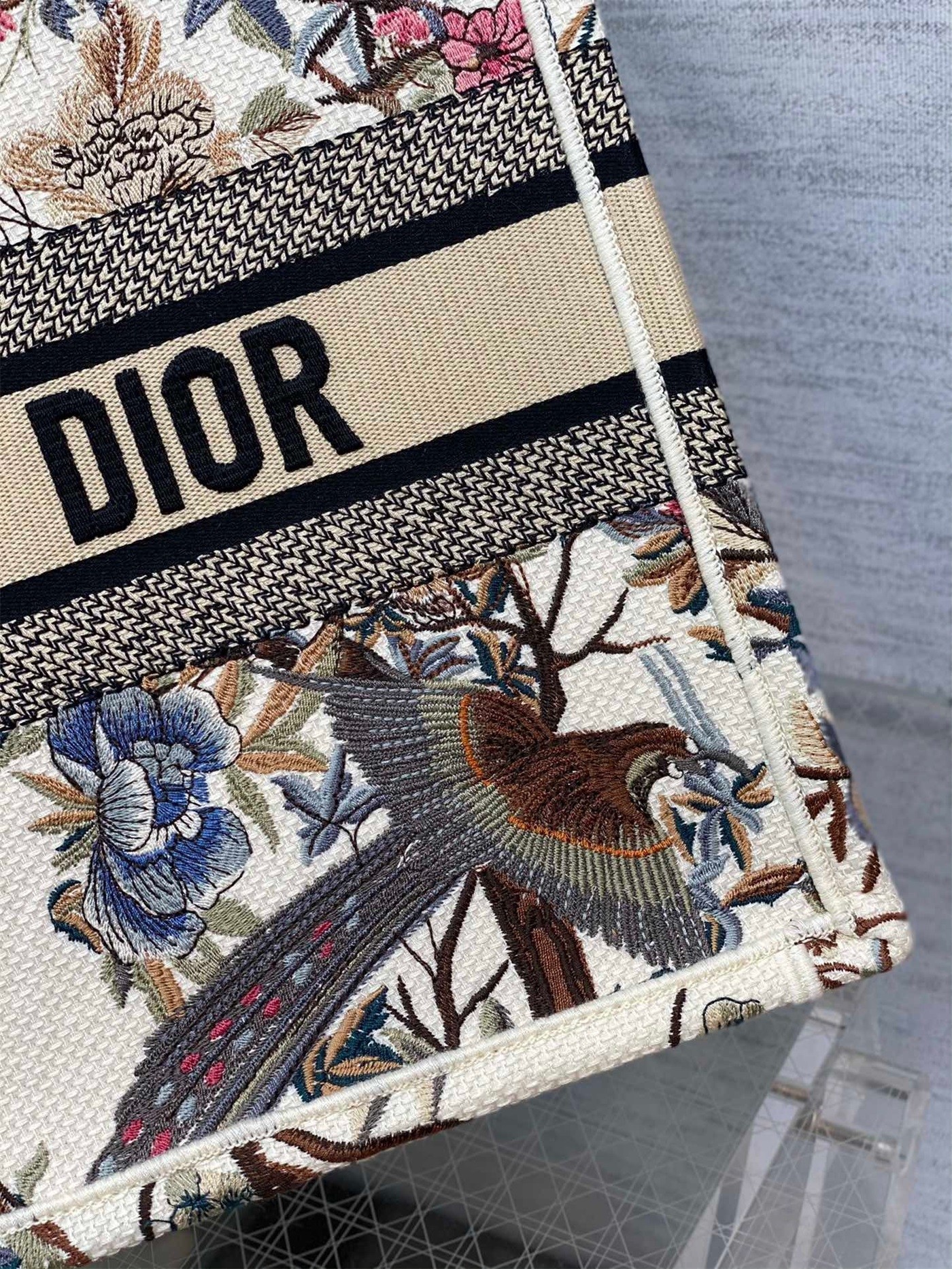 D*or medium book tote bag in white jardin d