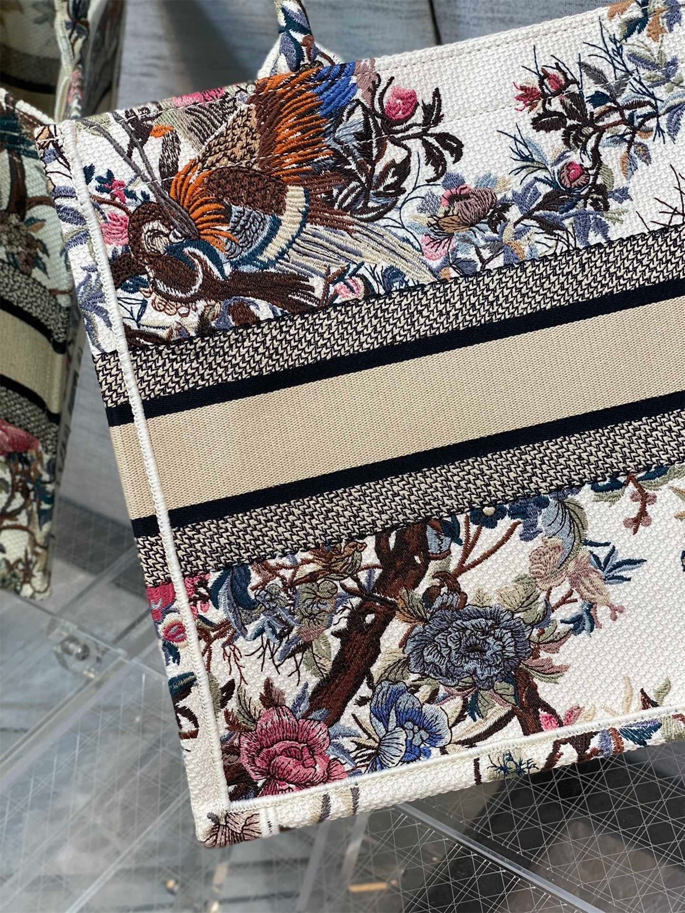 D*or medium book tote bag in white jardin d