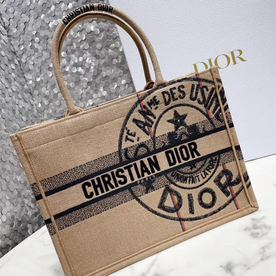 D*or medium book tote bag in beige jute canvas with D*or union motif