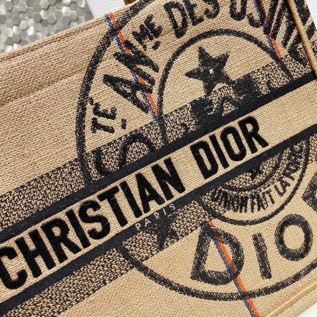 D*or medium book tote bag in beige jute canvas with D*or union motif