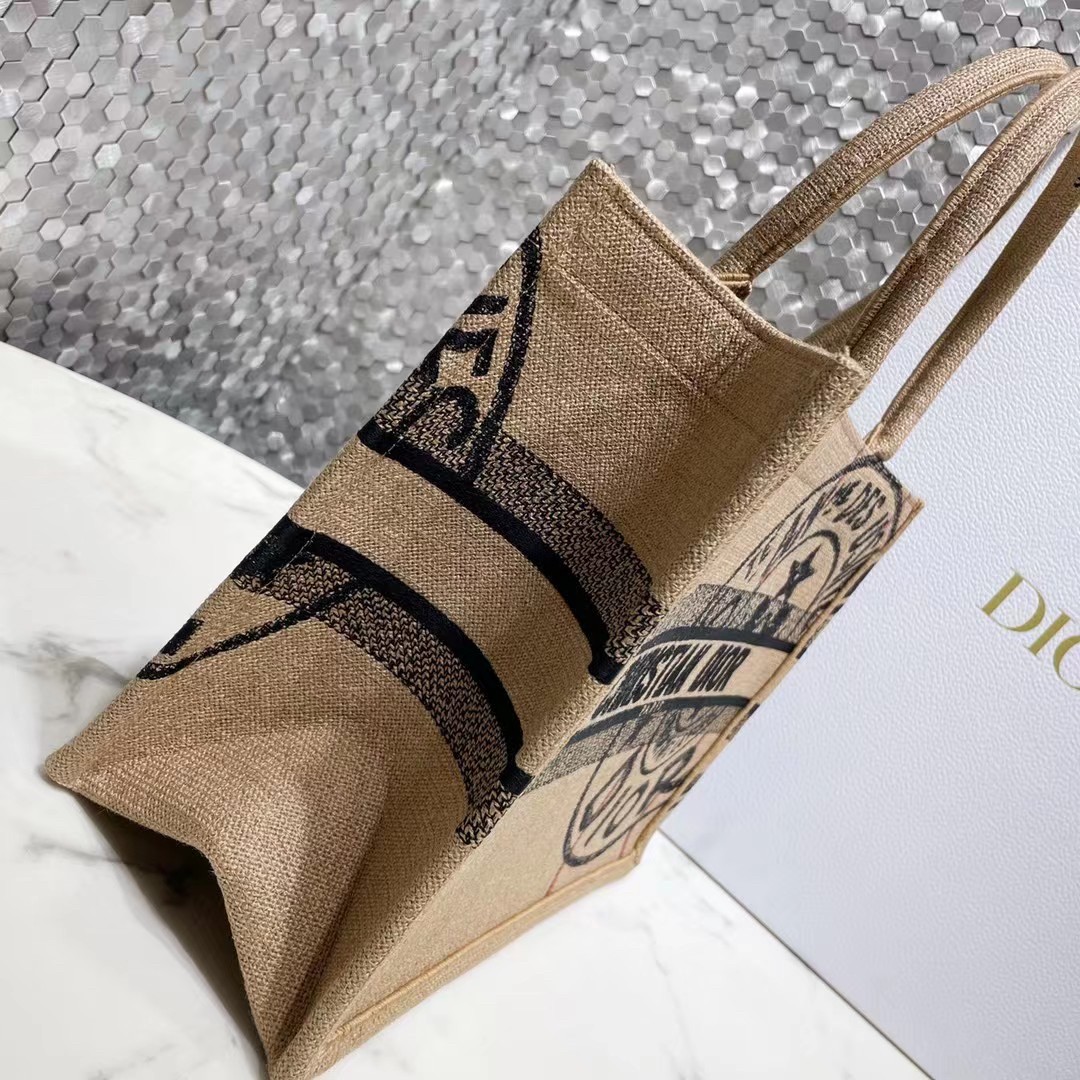 D*or medium book tote bag in beige jute canvas with D*or union motif