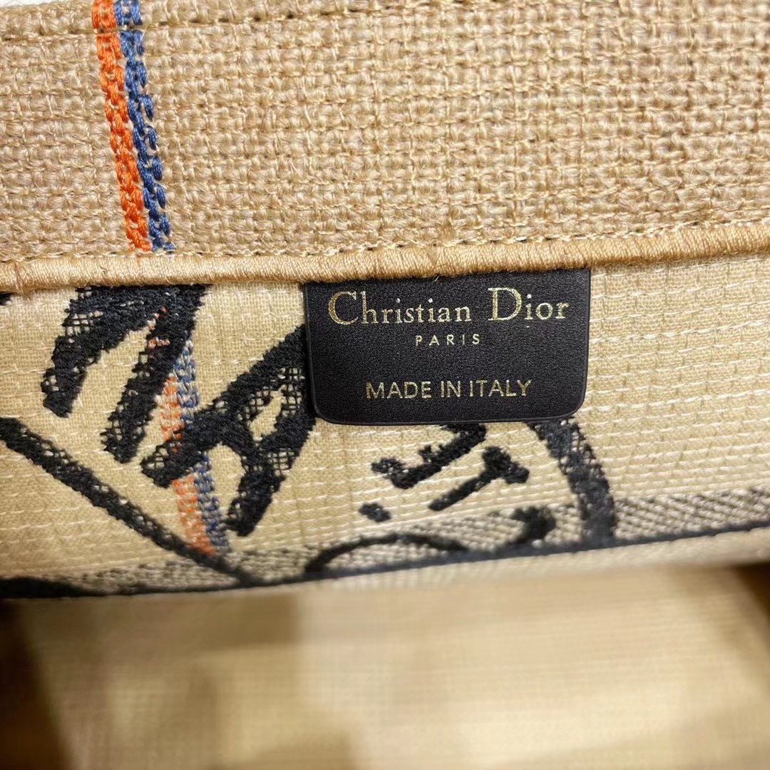D*or medium book tote bag in beige jute canvas with D*or union motif