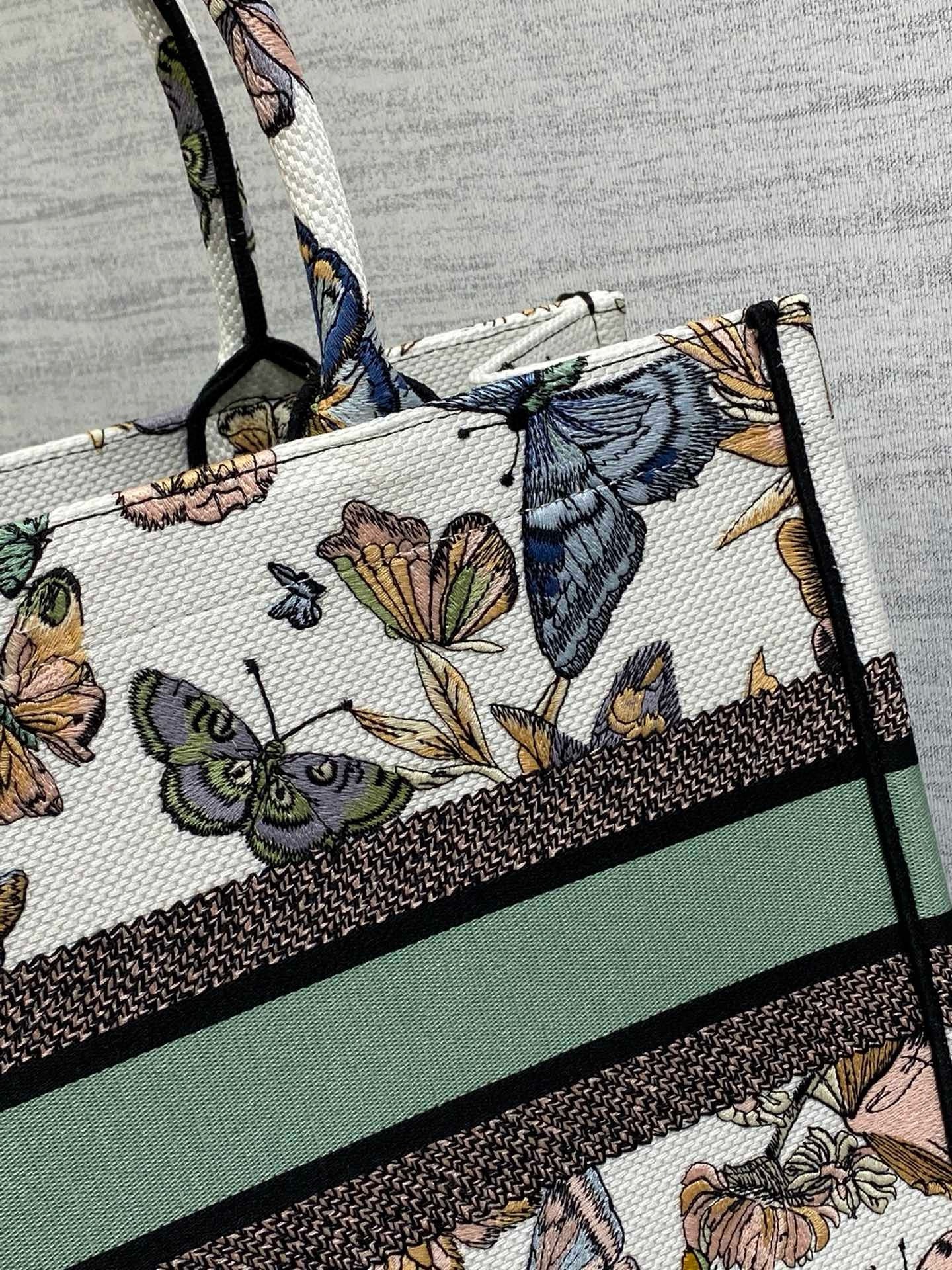 D*or medium book tote bag in white toile de jouy mexico embroidery