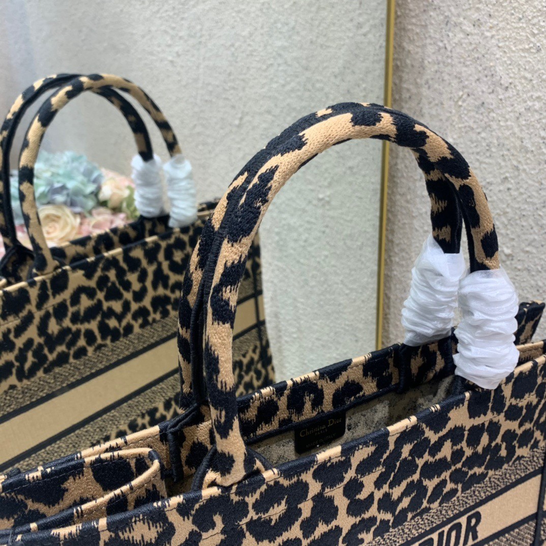 D*or medium book tote in beige multicolor mizza embroidery