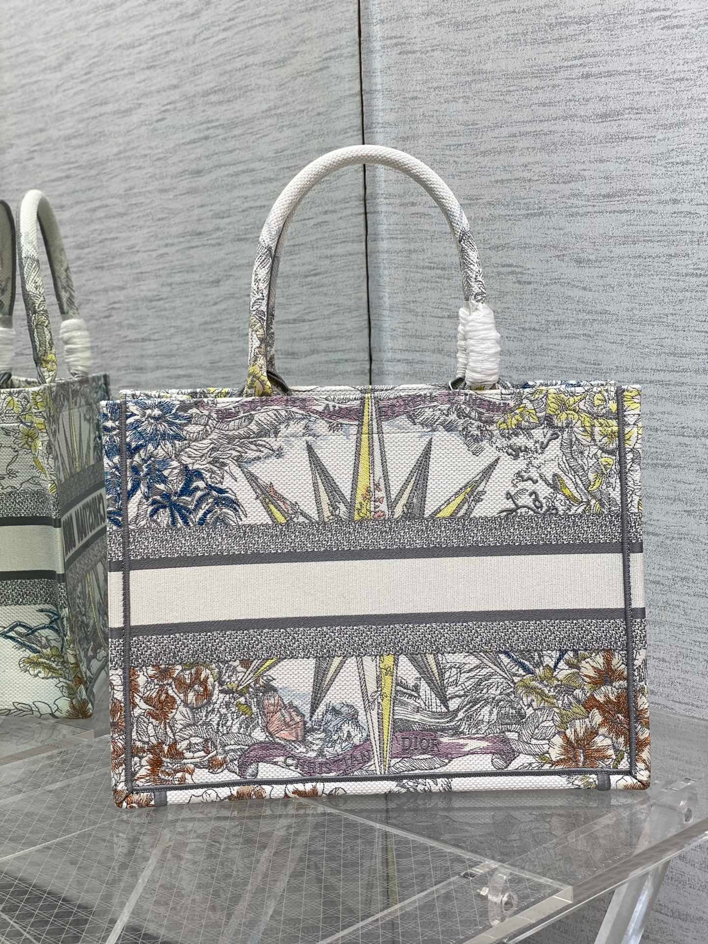 D*or medium D*or book tote in white multicolor rêve d