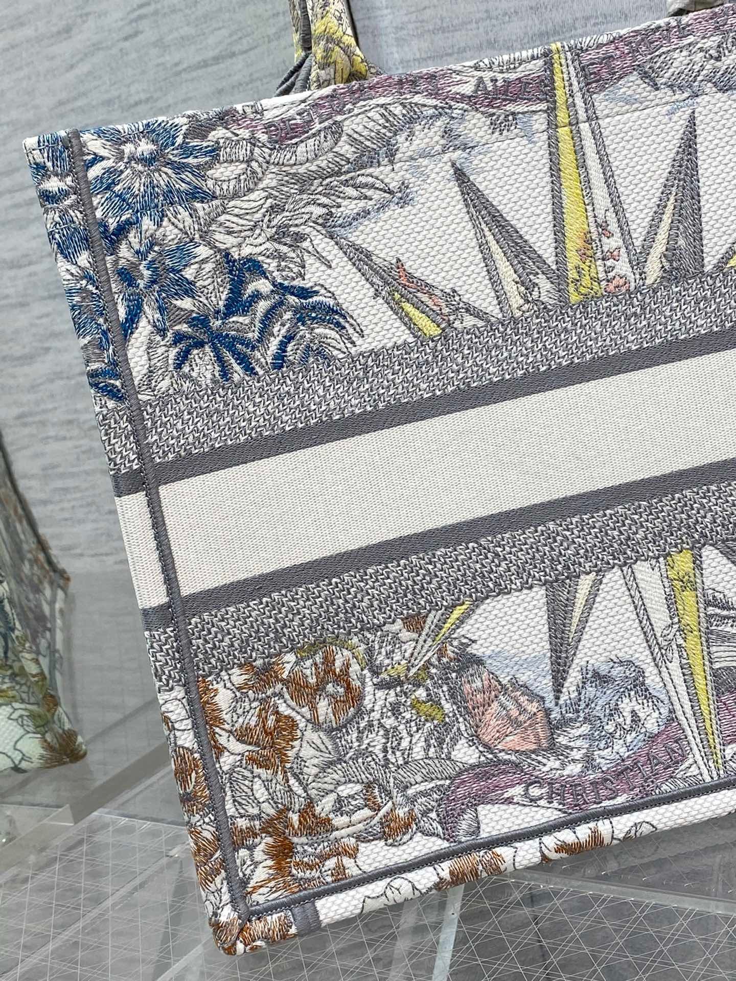 D*or medium D*or book tote in white multicolor rêve d