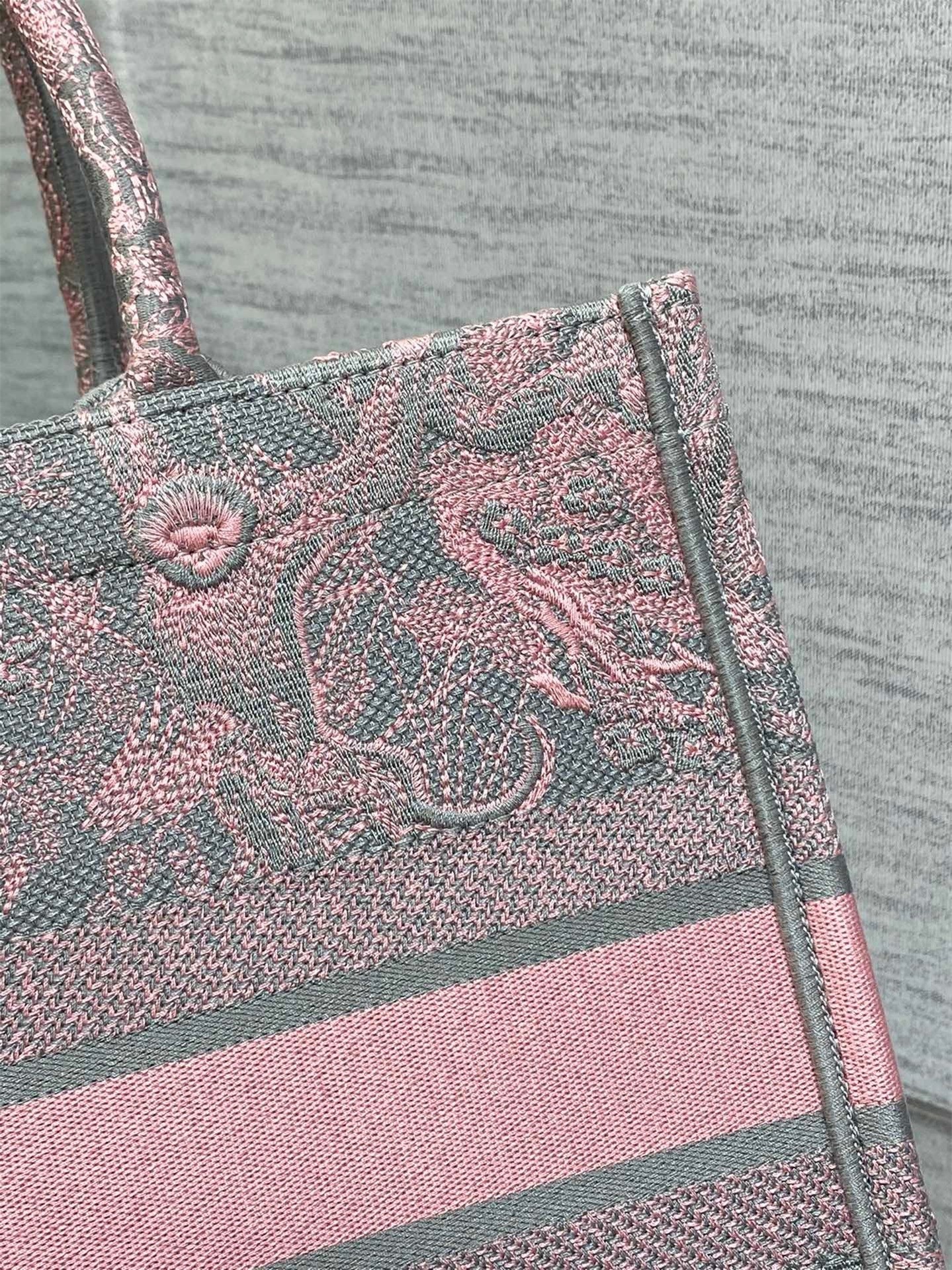 D*or medium book tote bag in grey and pink toile de jouy reverse embroidery