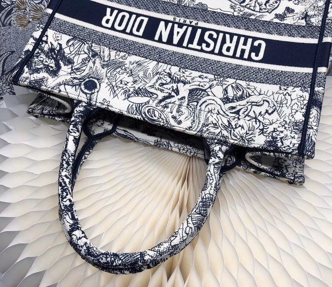 D*or small book tote in blue toile de jouy canvas