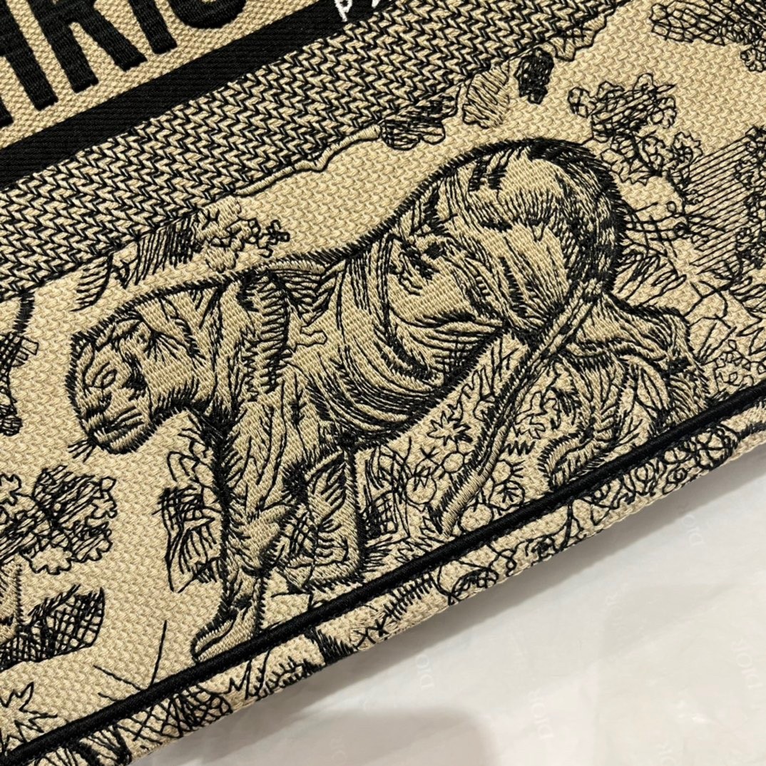 D*or medium book tote bag in brown toile de jouy embroidery