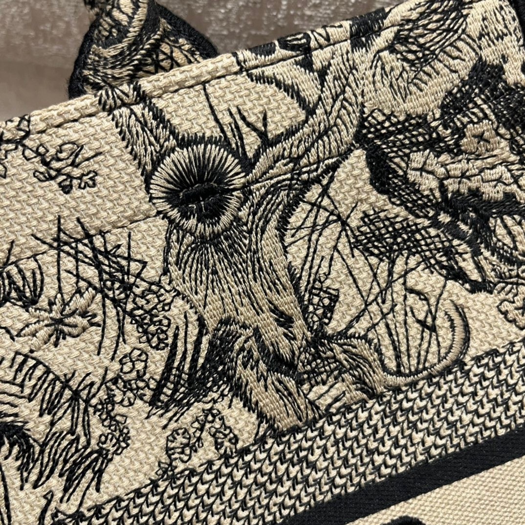 D*or medium book tote bag in brown toile de jouy embroidery