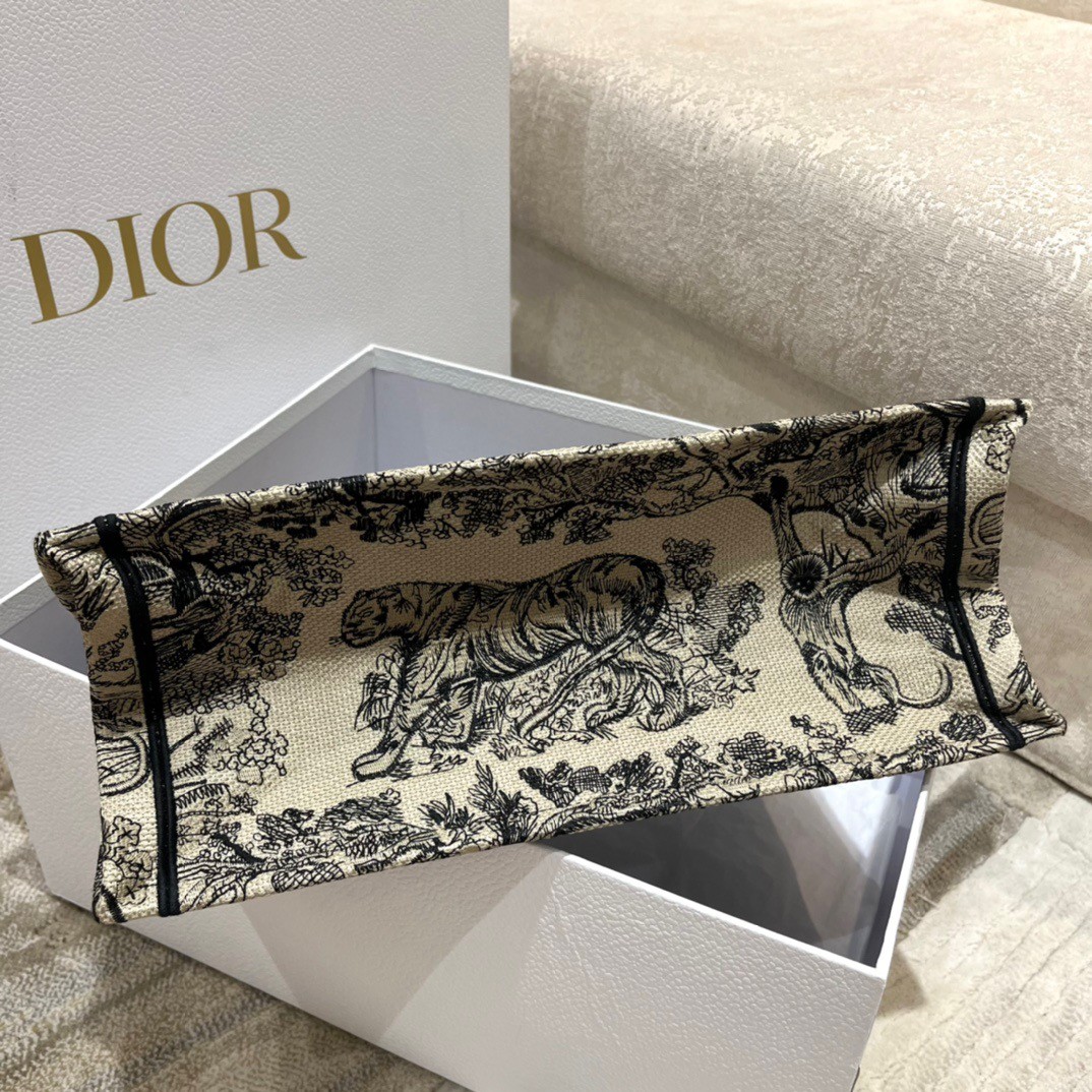 D*or medium book tote bag in brown toile de jouy embroidery