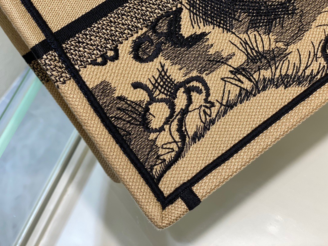 D*or medium book tote bag in macro toile de jouy tiger embroidery
