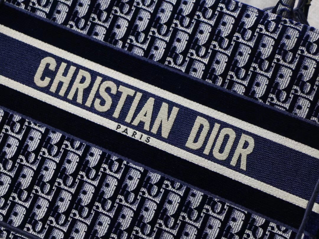 D*or small book tote bag in blue oblique embroidered velvet