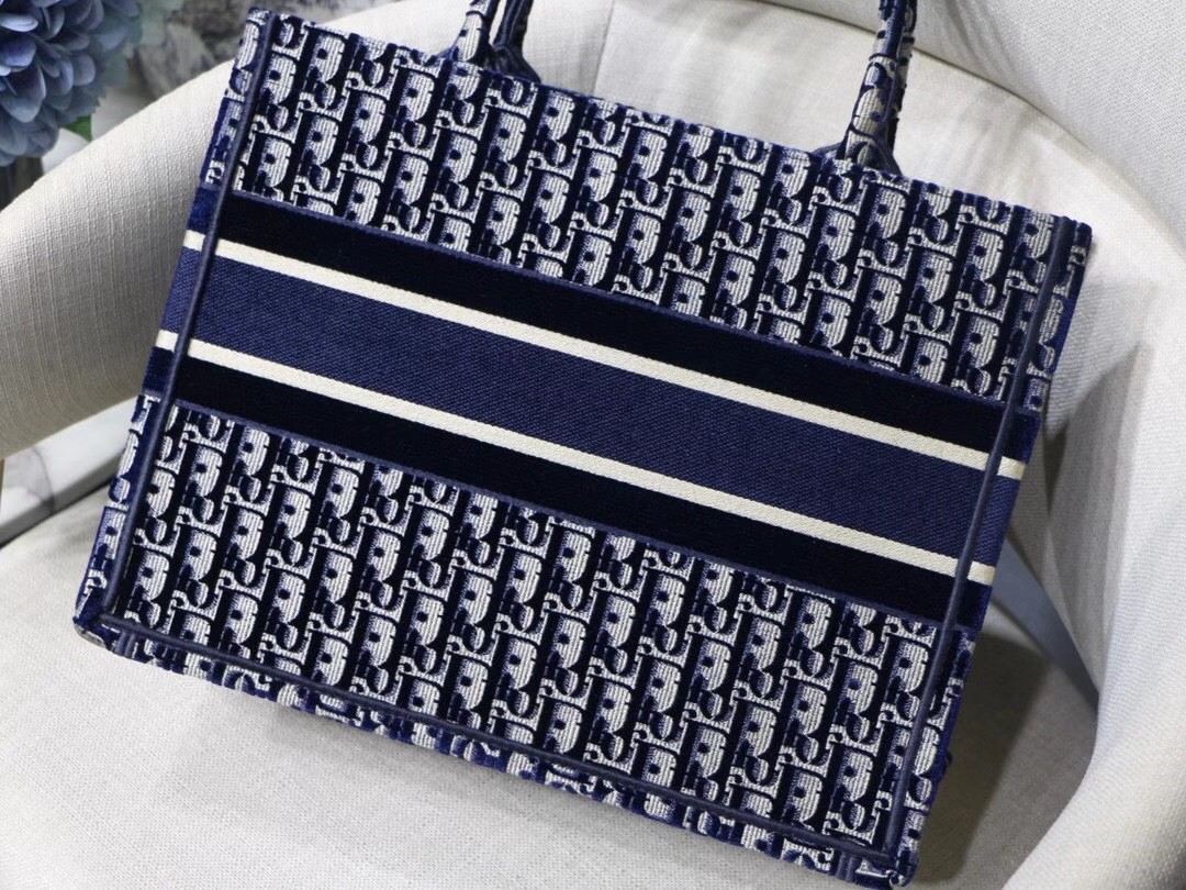 D*or small book tote bag in blue oblique embroidered velvet