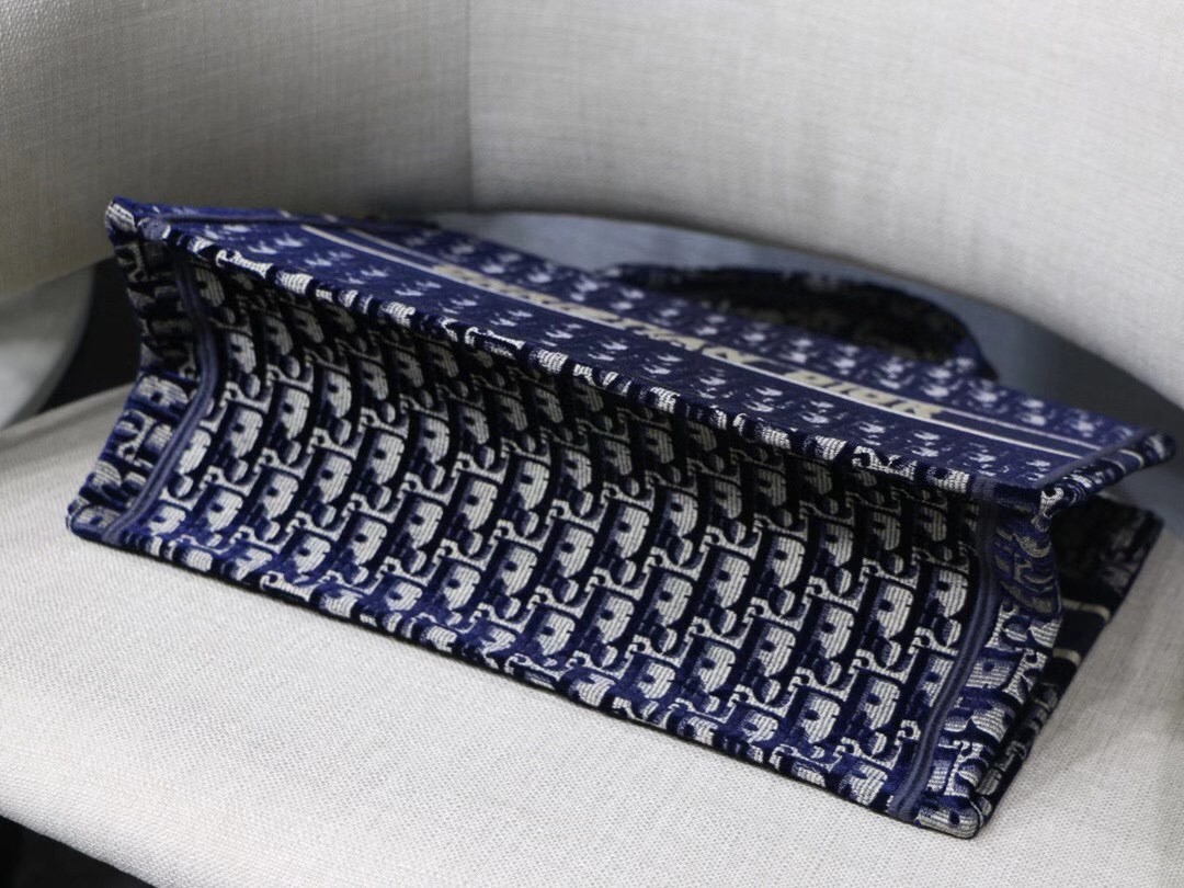 D*or small book tote bag in blue oblique embroidered velvet
