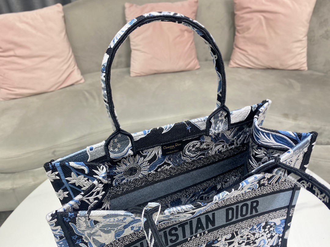 D*or medium book tote in blue zodiac fantastico embroidery