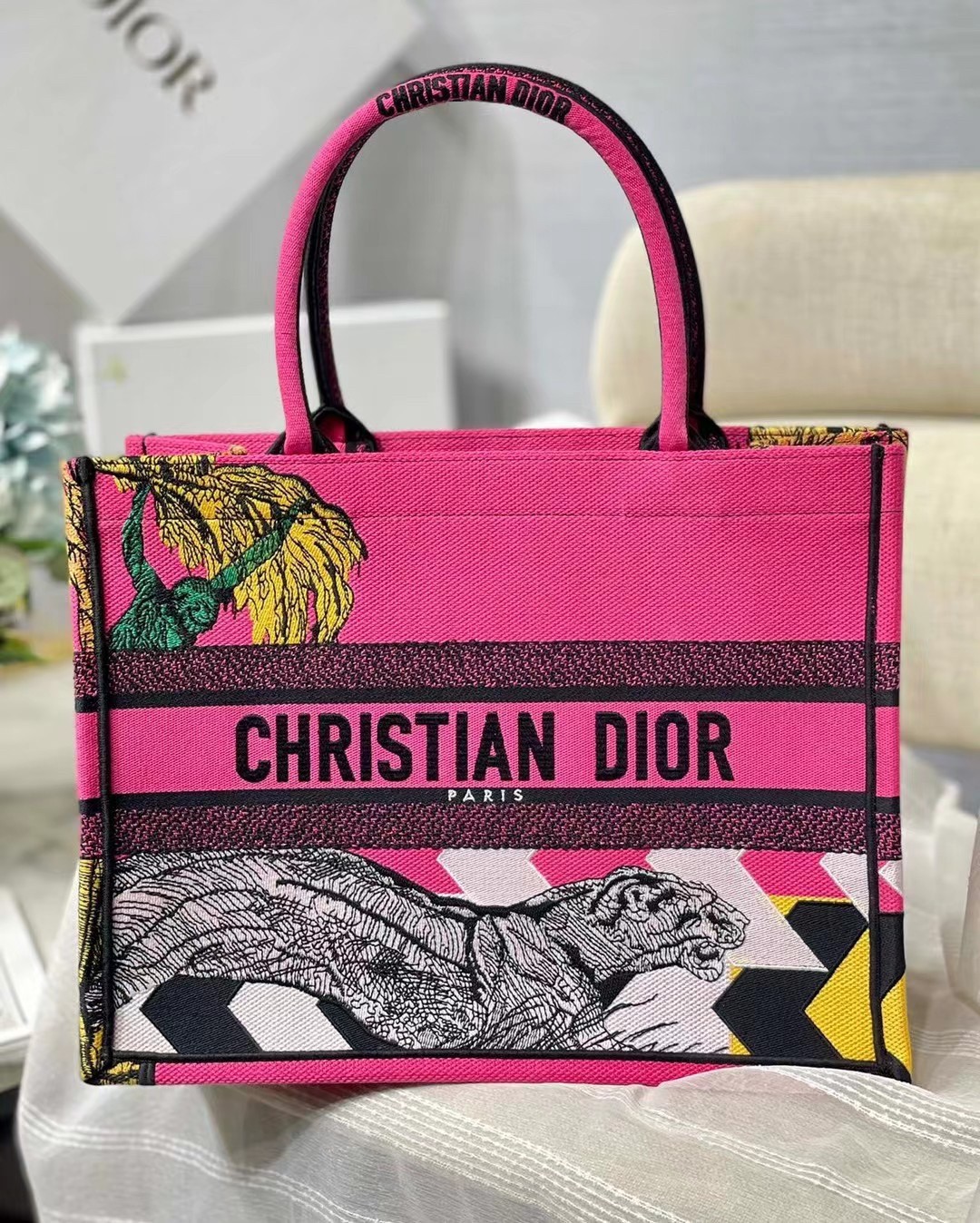 D*or medium book tote bag in toile de jouy zoom pop embroidery