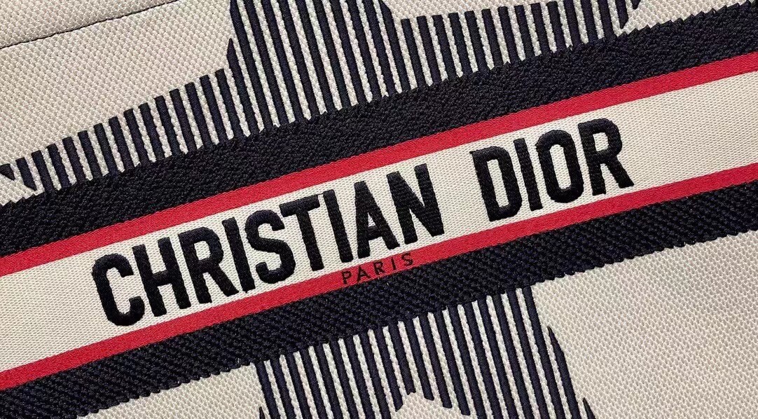 D*or D*oralps book tote in white three-tone embroidery