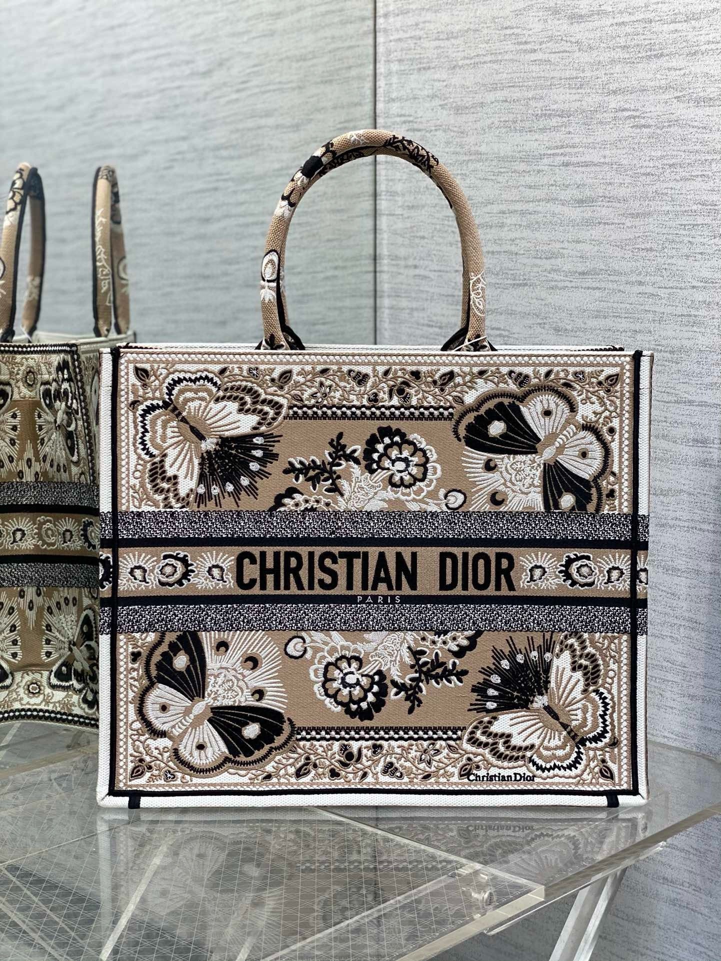 D*or large book tote bag in beige butterfly bandana embroidery