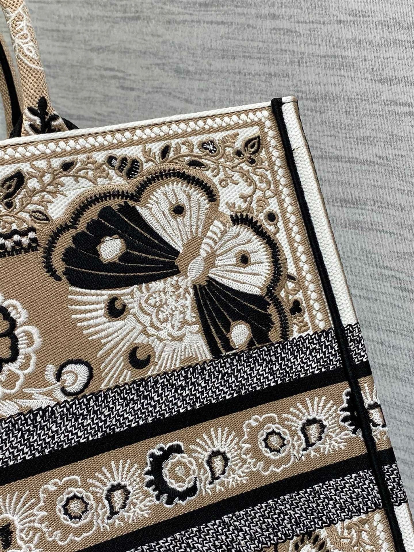 D*or large book tote bag in beige butterfly bandana embroidery