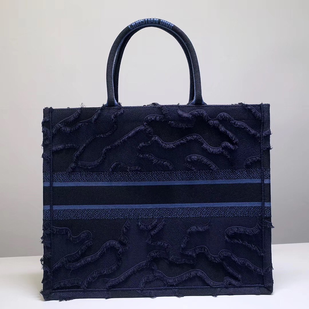 D*or book tote bag in blue camouflage embroidered canvas