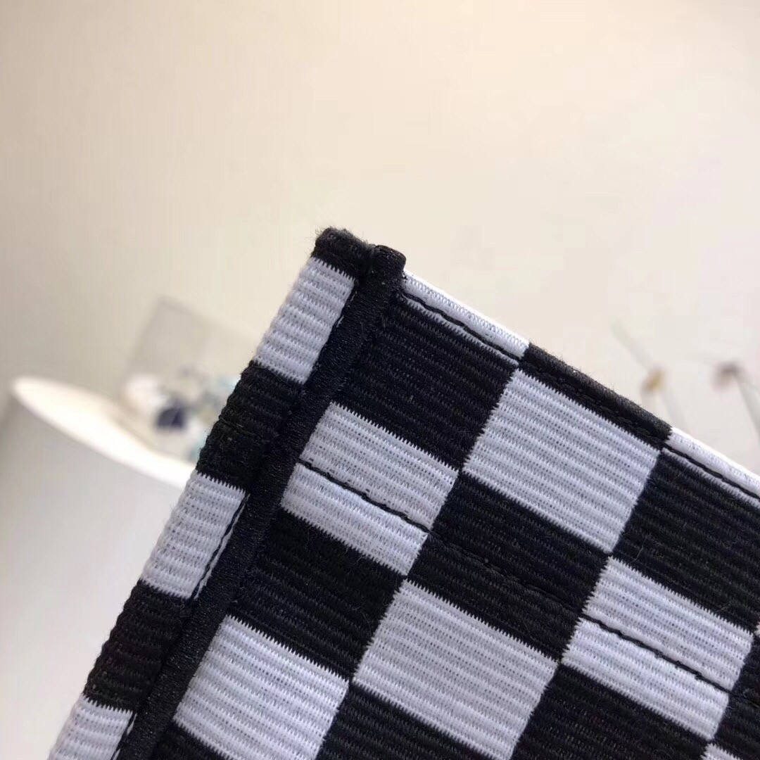 D*or book tote bag in black/white checkered canvas