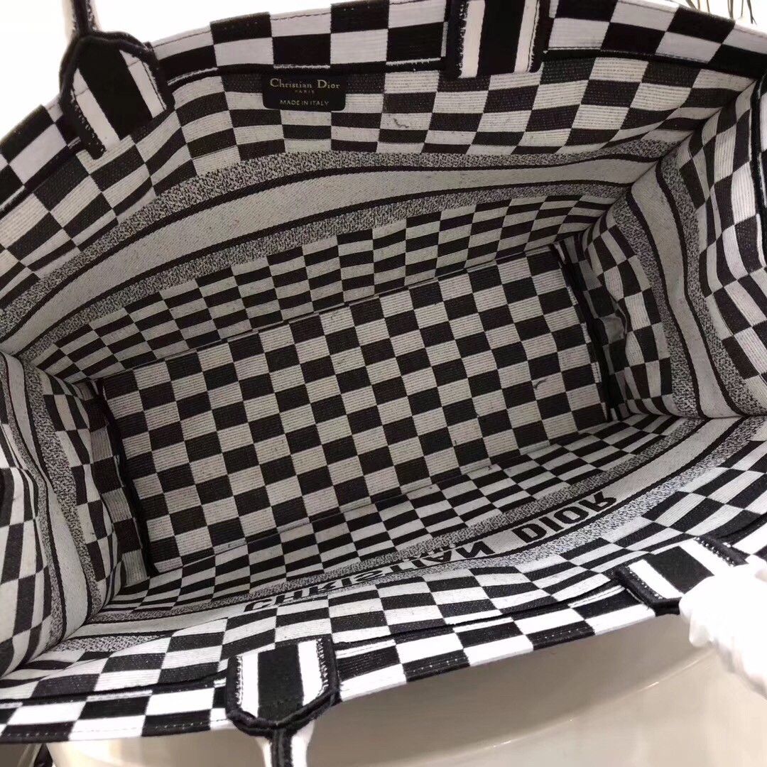 D*or book tote bag in black/white checkered canvas
