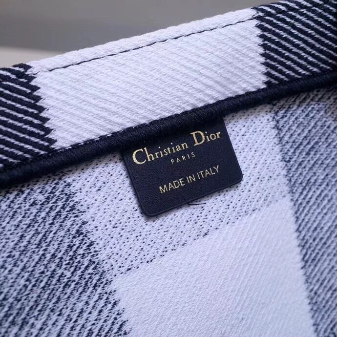 D*or book tote bag in white/black check embroidered canvas